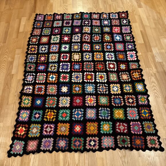 Vintage Handmade Afghan Throw Blanket Granny Square Scalloped Edge - 48” x 68” - Picture 1 of 4